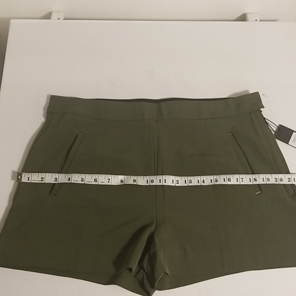 Short pant. - Picture 5 of 6